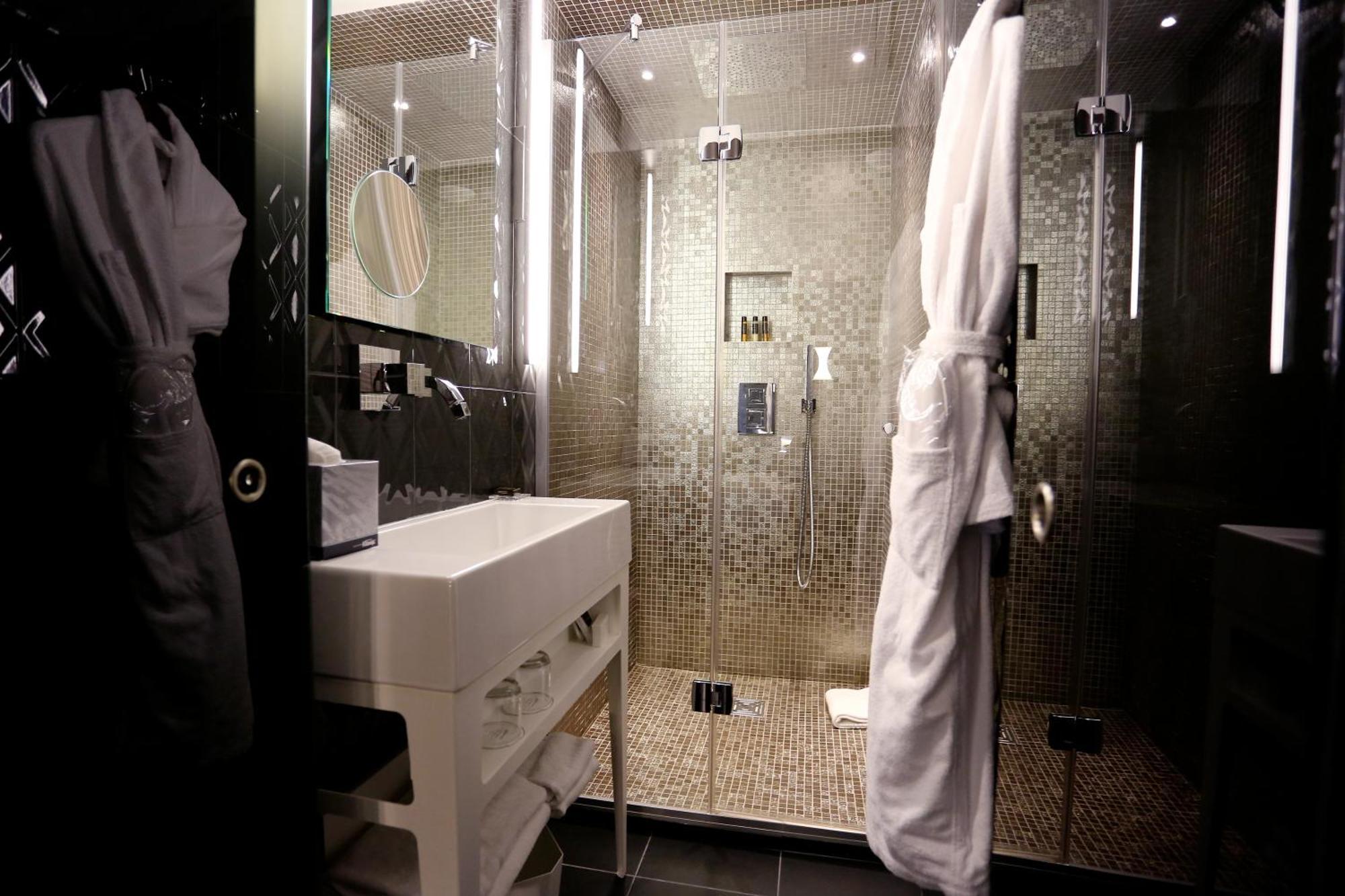 Small Deluxe Single Room